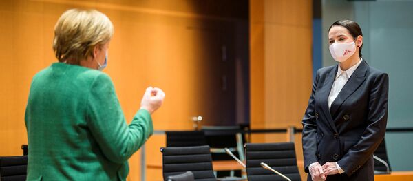 Святлана Ціханоўская на сустрэчы з канцлерам Германіі Ангелай Меркель Святлана Ціханоўская на сустрэчы з канцлерам Германіі Ангелай Меркель - Sputnik Беларусь