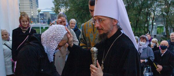 Митрополит Минский и Заславский Вениамин принял участие в вечернем богослужении в Спасо-Покровском соборе  - Sputnik Беларусь