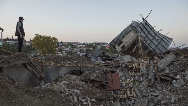 Жилой дом, разрушенный в результате обстрелов города Степанакерт - Sputnik Беларусь