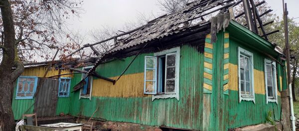 Сгоревший дом командира минского ОМОН Балабы в Городилово Сгоревший дом командира минского ОМОН Балабы в Городилово - Sputnik Беларусь