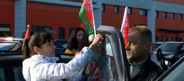 За Беларусь: сторонники Лукашенко проехали от Минска до Витебска – видео За Беларусь: сторонники Лукашенко проехали от Минска до Витебска – видео - Sputnik Беларусь