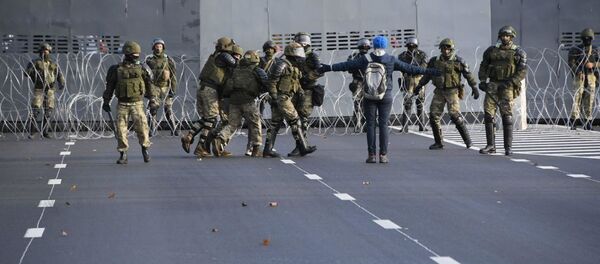 На Партизанском марше в Минске - Sputnik Беларусь