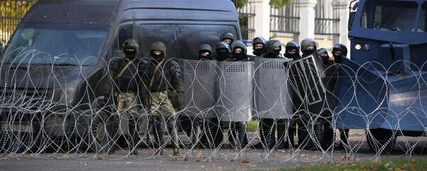 Супрацоўнікі МУС на акцыі пратэсту - Sputnik Беларусь