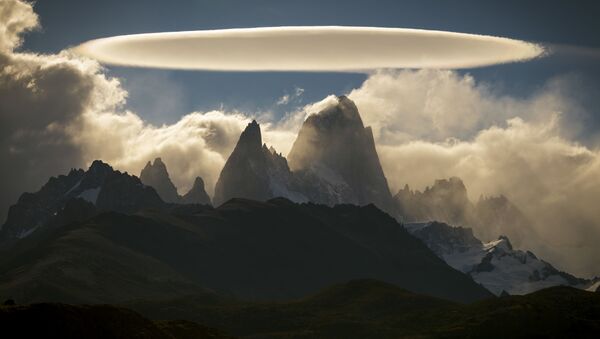 Снимок El Chaltén чилийского фотографа Francisco Javier Negroni Rodriguez, ставший финалистом в конкурсе Weather Photographer of the Year 2020  - Sputnik Беларусь