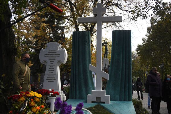 Открытие памятника М. Захарову на Новодевичьем кладбище - Sputnik Беларусь