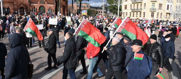 Провластный митинг на площади Независимости 19 октября - Sputnik Беларусь