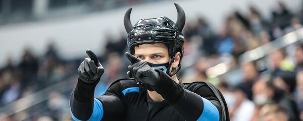 Динамомэн на матче минского Динамо Динамомэн на матче минского Динамо - Sputnik Беларусь