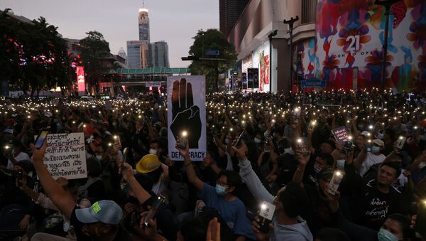 Антиправительственные протесты в столице Таиланда возобновились в воскресенье  - Sputnik Беларусь