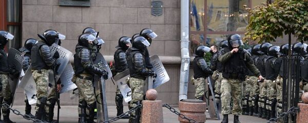 Белорусские силовики блокируют центр Минска, чтобы не допустить проведения акции протеста - Sputnik Беларусь