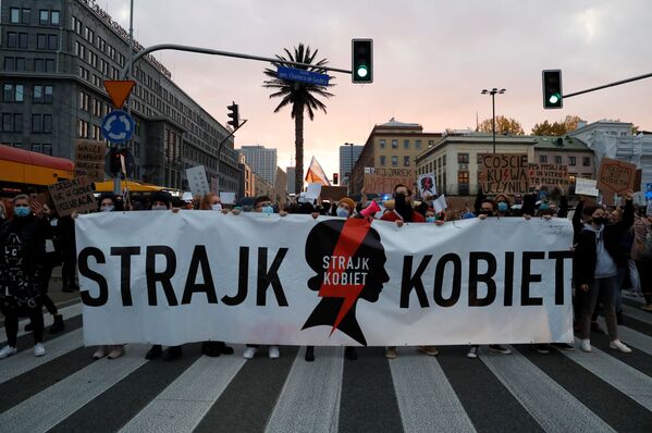 Протест против введения дальнейших ограничений закона об абортах в Варшаве - Sputnik Беларусь
