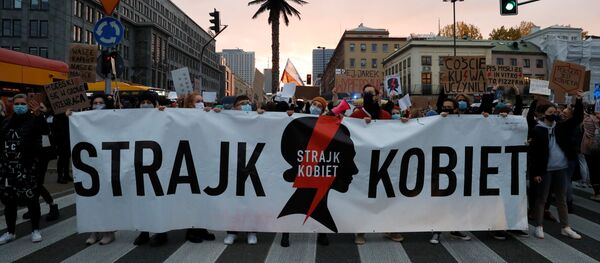 Протест против введения дальнейших ограничений закона об абортах в Варшаве - Sputnik Беларусь