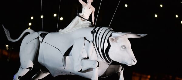 Воздушная гимнастка на быке Воздушная гимнастка на быке - Sputnik Беларусь