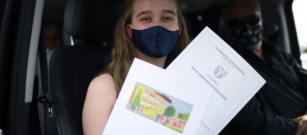 Выпускніца замежнай ВНУ Выпускніца замежнай ВНУ - Sputnik Беларусь