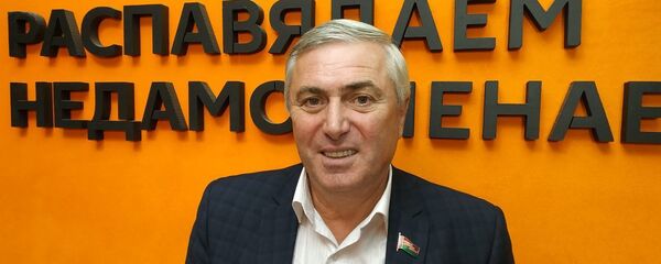 Депутат Палаты представителей, тележурналист Тенгиз Думбадзе Депутат Палаты представителей, тележурналист Тенгиз Думбадзе - Sputnik Беларусь