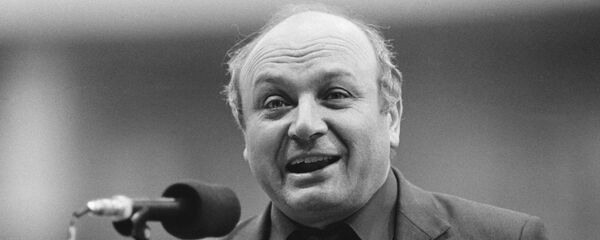 Писатель-сатирик и исполнитель собственных произведений Михаил Жванецкий - Sputnik Беларусь