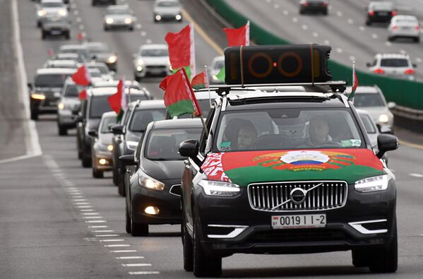 Автопробег в поддержку президента Лукашенко в Минске - Sputnik Беларусь