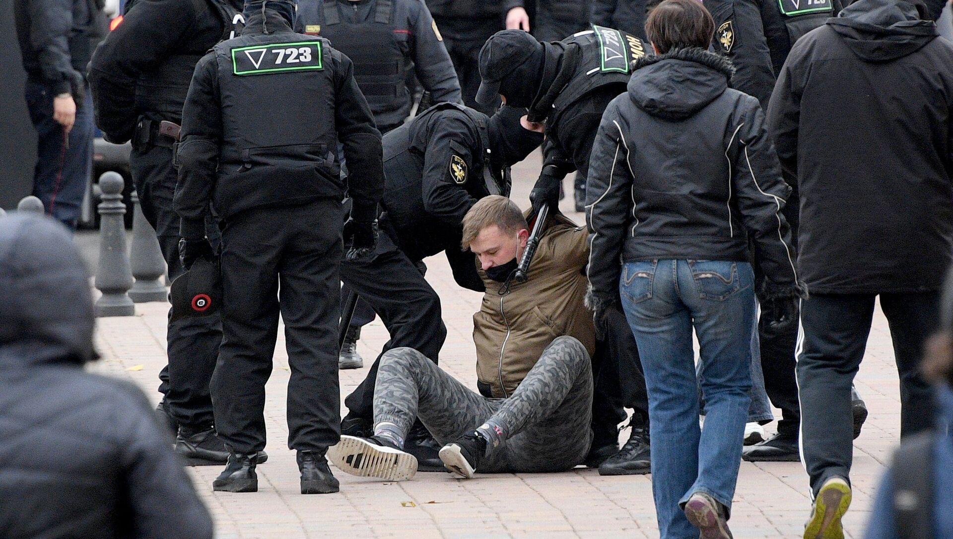 Задержания на акции протеста в Минске 8 ноября 2020 года - Sputnik Беларусь, 1920, 23.03.2021