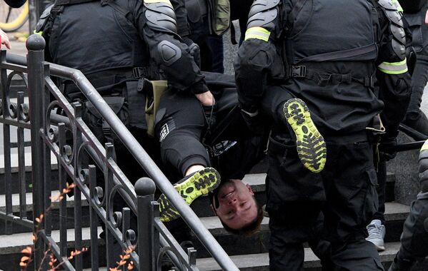 Задержания на акции протеста в Минске 8 ноября 2020 года - Sputnik Беларусь