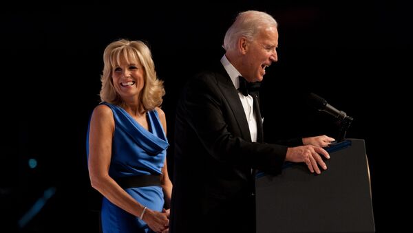 Вице-президент США Джо Байден и его жена Джилл  - Sputnik Беларусь