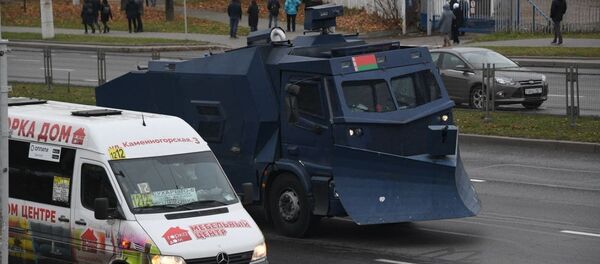 Водомет на улице Притыцкого в Минске - Sputnik Беларусь