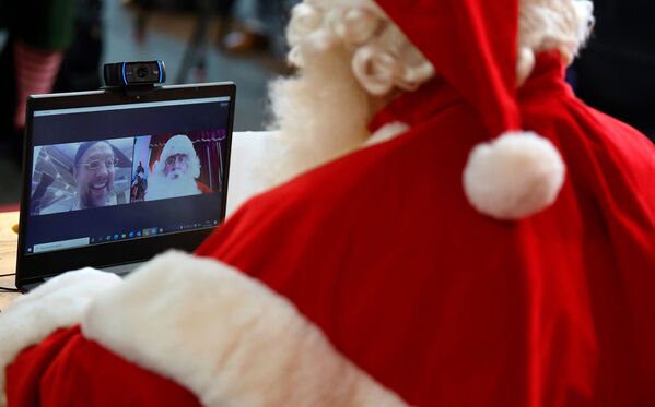 Санта-Клаус поздравляет с Рождеством онлайн - Sputnik Беларусь