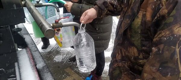 Новая Боровая осталась без воды - видео - Sputnik Беларусь