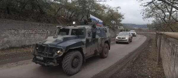 У суправаджэнні тыграў: як працуюць міратворцы ў Карабаху - відэа У суправаджэнні тыграў: як працуюць міратворцы ў Карабаху - відэа - Sputnik Беларусь
