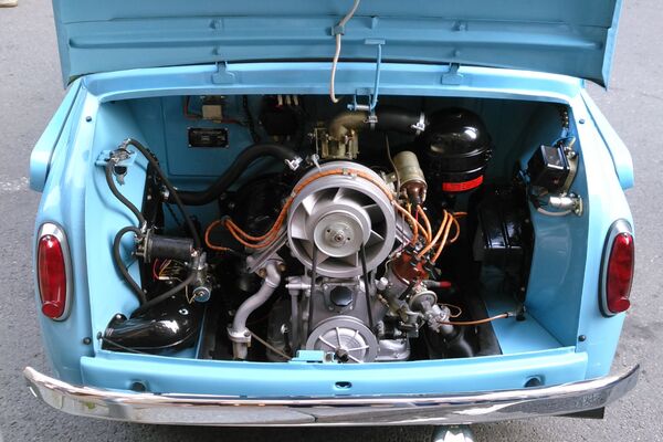 Но главной отличительной чертой стал V-образный четырехцилиндровый двигатель воздушного охлаждения, который находился в багажнике. - Sputnik Беларусь