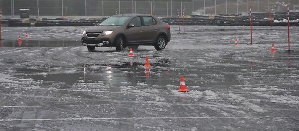 Зима близко: как не стать жертвой дня жестянщика? - видео - Sputnik Беларусь