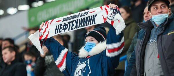 Болельщики ХК Нефтехимик - Sputnik Беларусь