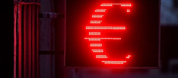 Знак доллара на табло курса обмена валют, архивное фото - Sputnik Беларусь