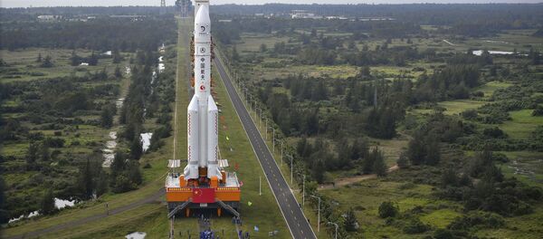 Ракету Long March-5 доставляют на космодром Вэньчан - Sputnik Беларусь