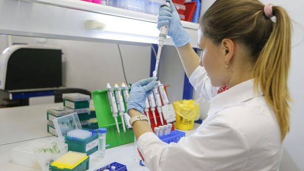 Испытания и производство вакцины от COVID-19 в лаборатории - Sputnik Беларусь