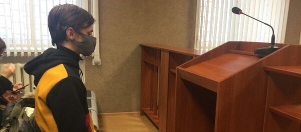 В Минске судят студента иняза, который оскорбил командира ОМОНа - Sputnik Беларусь