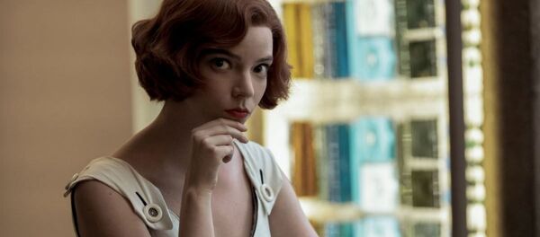 Кадр из сериала Ход королевы  - Sputnik Беларусь