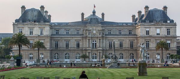 Вид на здание французского сената (верхняя палата парламента) в Париже - Sputnik Беларусь