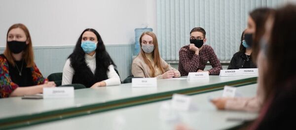 Студенты МГЛУ на встрече с ректором - Sputnik Беларусь