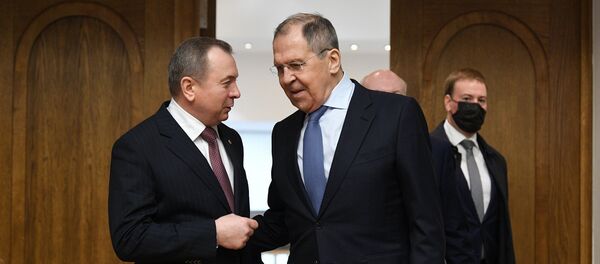 Главы МИД России и Беларуси Сергей Лавров и Владимир Макей на коллегии МИД - Sputnik Беларусь