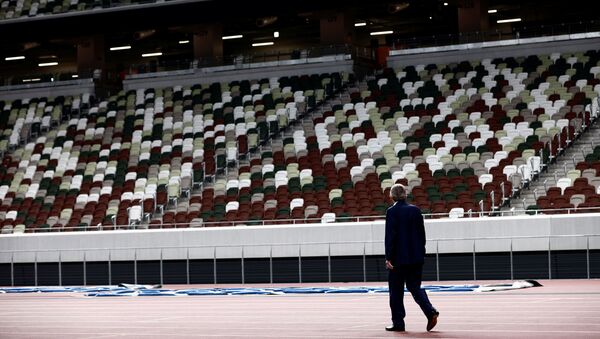 Президент МОК Томас Бах на национальном стадионе в Токио - Sputnik Беларусь