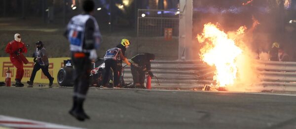 Загоревшийся болид Романа Грожана - Sputnik Беларусь