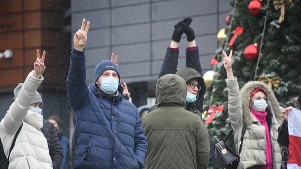 Протестующие в одном из районов Минска - Sputnik Беларусь