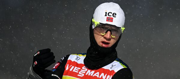 Норвежский биатлонист Йоханнес Бё Норвежский биатлонист Йоханнес Бё - Sputnik Беларусь