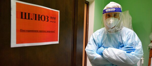 Студент БГМУ Максим Сидорович, работающий в больнице в период коронавируса - Sputnik Беларусь