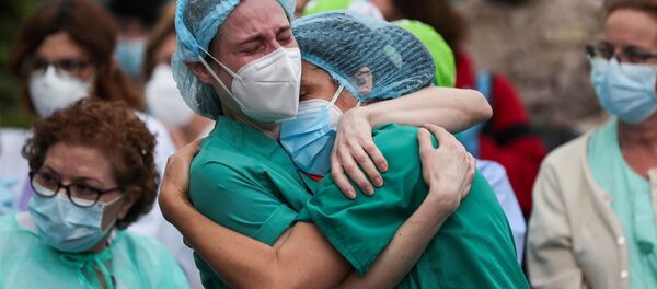 Медицинские работники реагируют на сообщение о смерти от COVID своей коллеги - Sputnik Беларусь