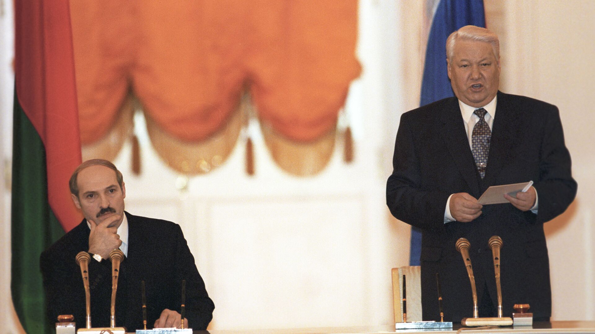 8 декабря беларусь. Ельцин Лукашенко 1999 подписание. Лукашенко 1997.