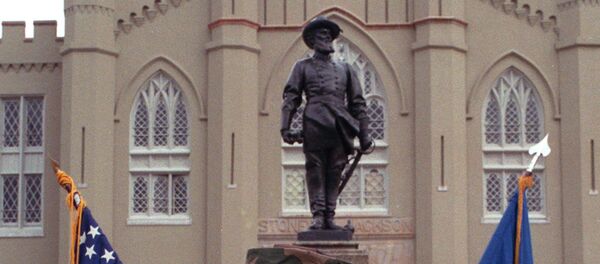 Памятник Каменной стене Джексону у сдания VMI Памятник Каменной стене Джексону у сдания VMI - Sputnik Беларусь