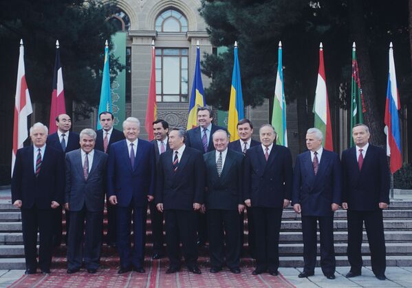 Встреча глав государств и правительств стран Содружества Независимых Государств 9 декабря 1993 года - Sputnik Беларусь