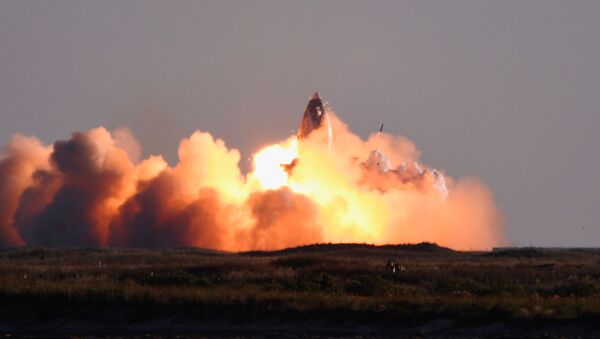 Первая сверхтяжелая ракета Starship SN8 компании SpaceX взрывается во время попытки обратной посадки - Sputnik Беларусь