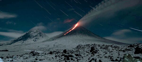 Извержение вулкана Ключевской - видео - Sputnik Беларусь