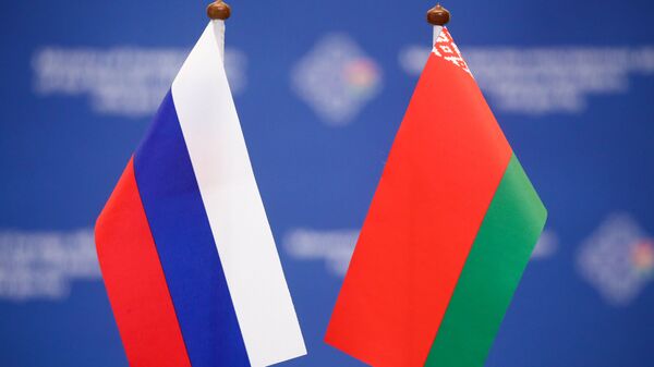 Флагі Беларусі і Расіі - Sputnik Беларусь